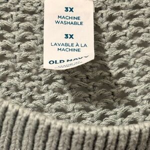 Old Navy Light Gray Knit Pullover